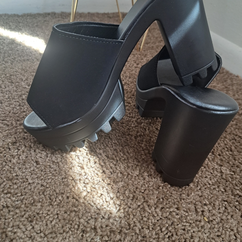 Size 8 Platform black slide sandles